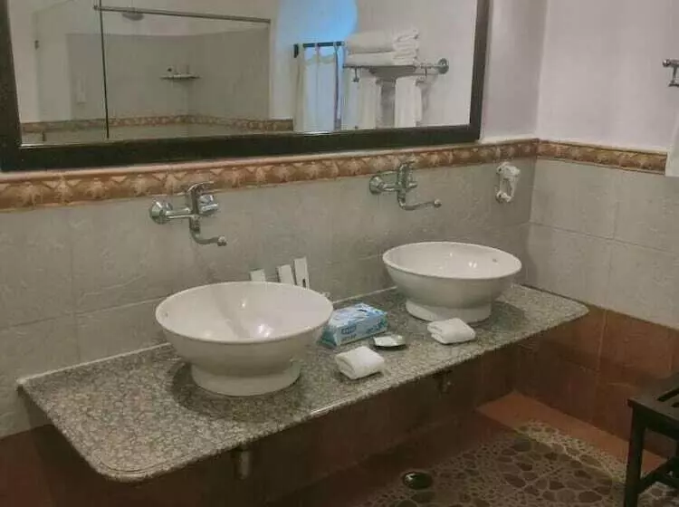 デラックススイート, Deogarh Mahal