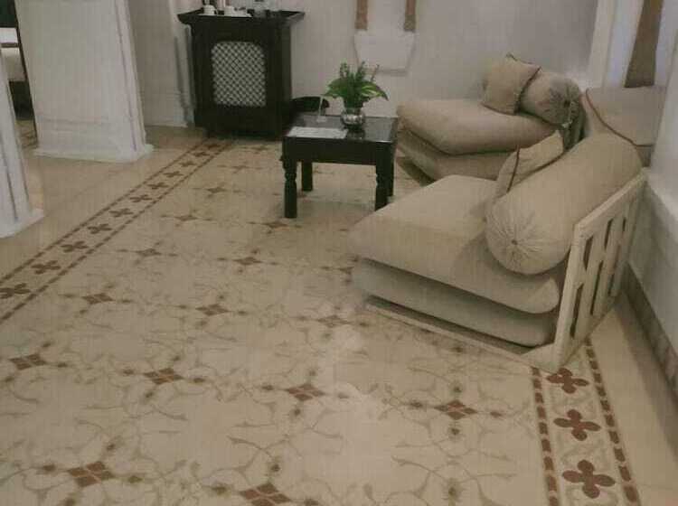 סוויטה דלוקס, Deogarh Mahal