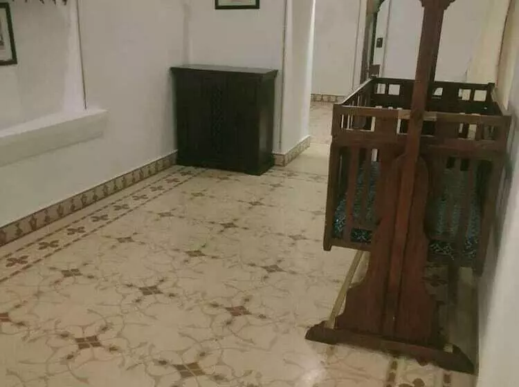 デラックススイート, Deogarh Mahal