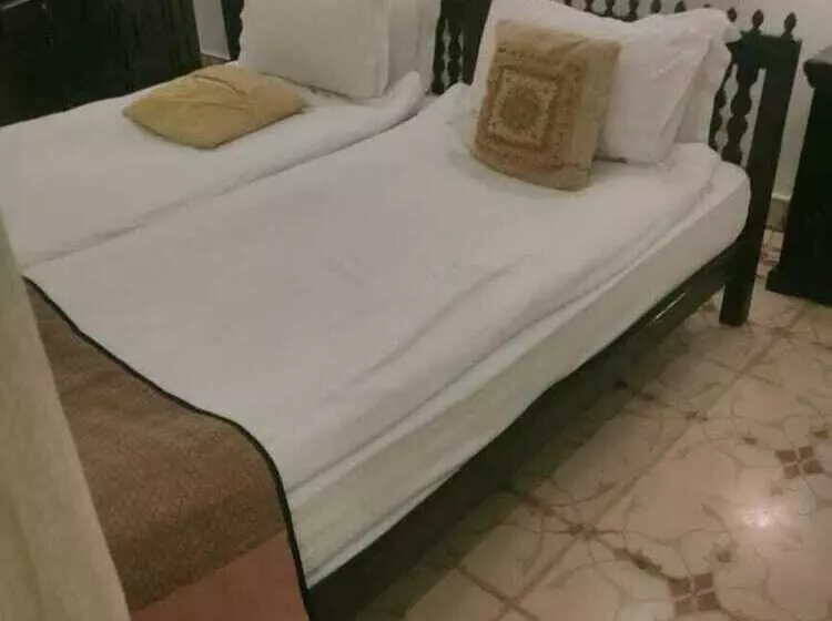デラックススイート, Deogarh Mahal