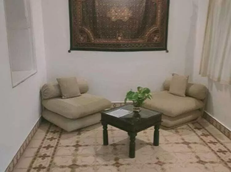 デラックススイート, Deogarh Mahal