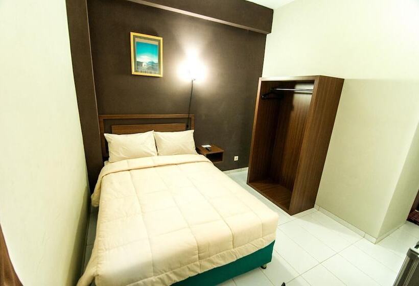 חדר סופריור, Grace Setia