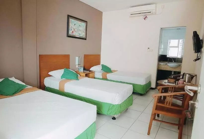 Delüks Aile Odası, Helios Hotel Malang