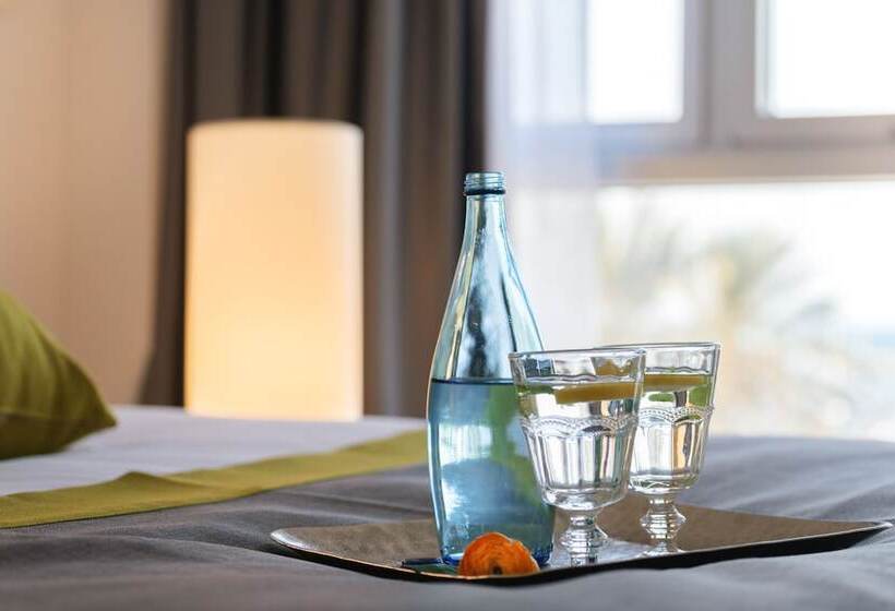 Номер Deluxe Вид на Сад, Herods Herzliya