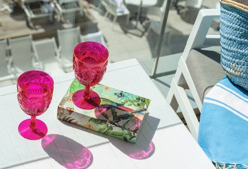 Номер Executive Вид на Бассейн, Herods Herzliya