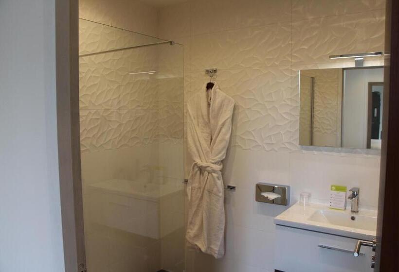 חדר סופריור, L Esturgeon