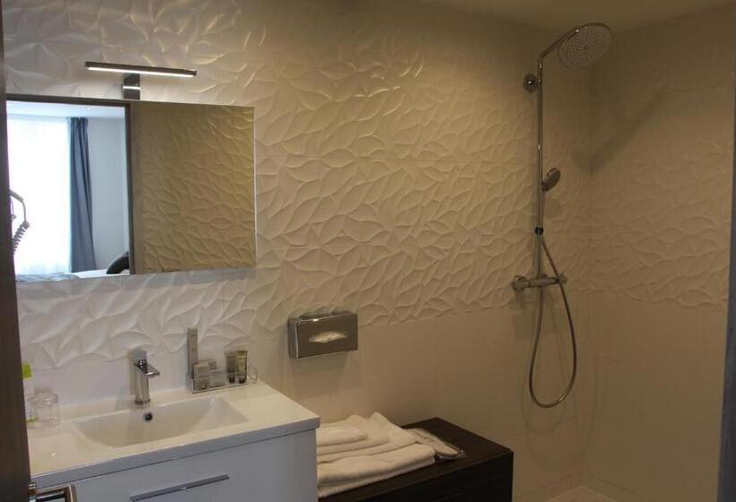 חדר סטנדרט, L Esturgeon