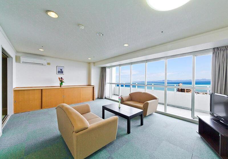 جناح عائلي, Maholova Minds Miura