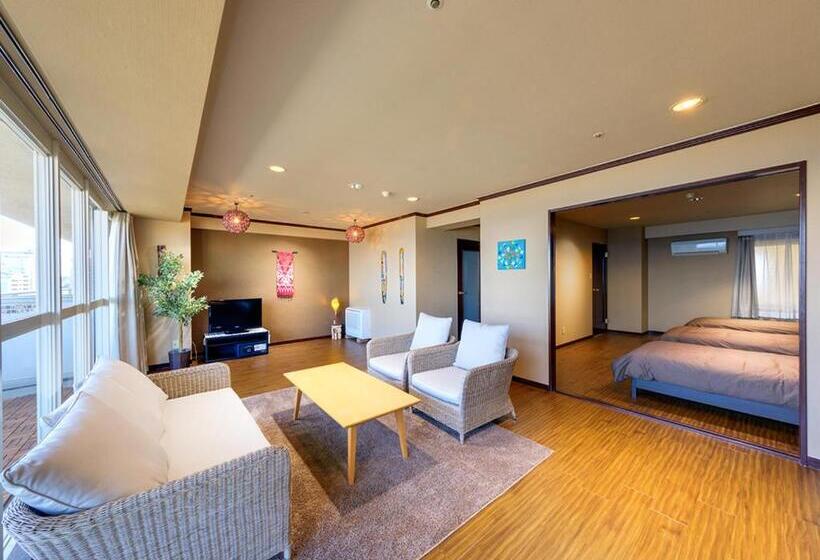 جناح سوبيريور مطل علي البحر, Maholova Minds Miura