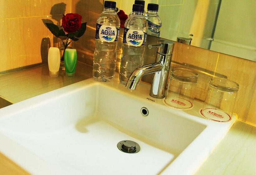 Номер Deluxe, Merapi Merbabu Hotels Bekasi