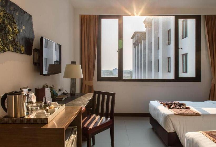 غرفة ديلوكس مطلة على حمام السباحة, Mida Grande Hotel Dhavaravati Nakhon Pathom Sha Plus