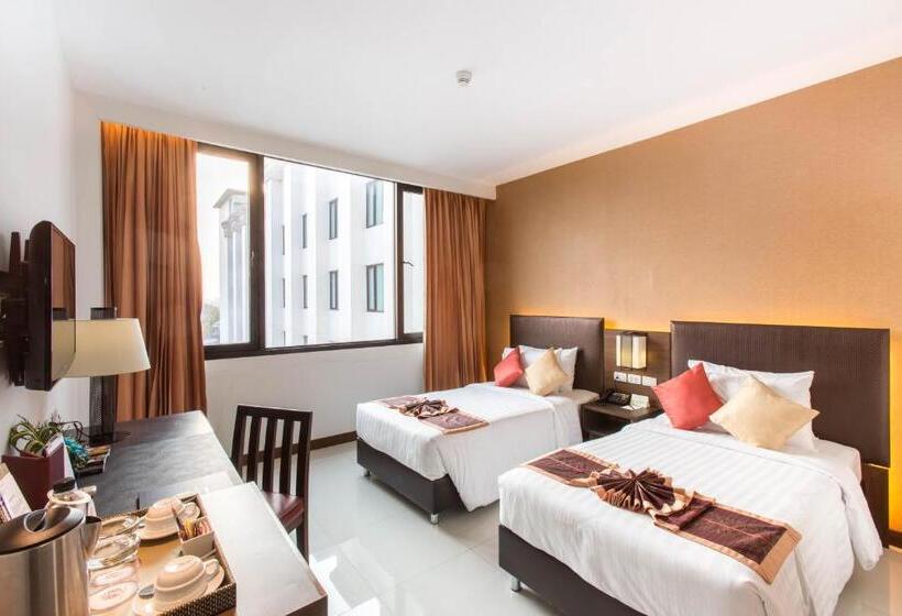 غرفة ديلوكس مطلة على حمام السباحة, Mida Grande Hotel Dhavaravati Nakhon Pathom Sha Plus