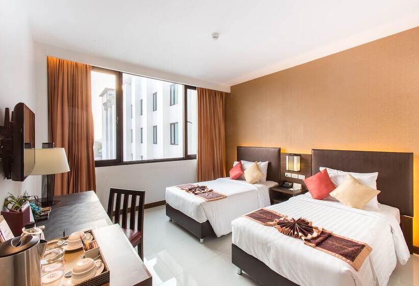 غرفة ديلوكس مطلة على حمام السباحة, Mida Grande Hotel Dhavaravati Nakhon Pathom Sha Plus