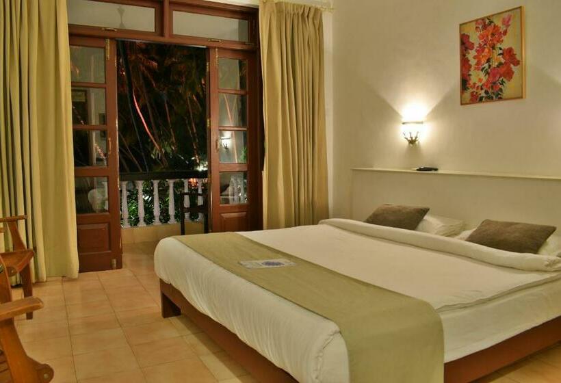 غرفة ديلوكس مطلة على حمام السباحة, O Pescador An Indy Resort