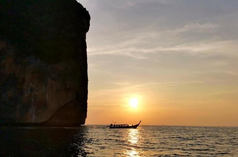 חדר סטנדרט, Phi Phi Sand Sea House