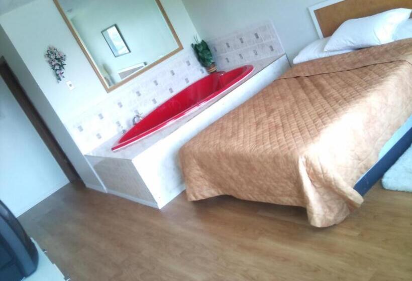 جناح مزود بجاكوزى, Rainbow Motor Inn  Fallsview