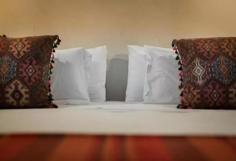سوییت جونیور, The Riad  Adults Only