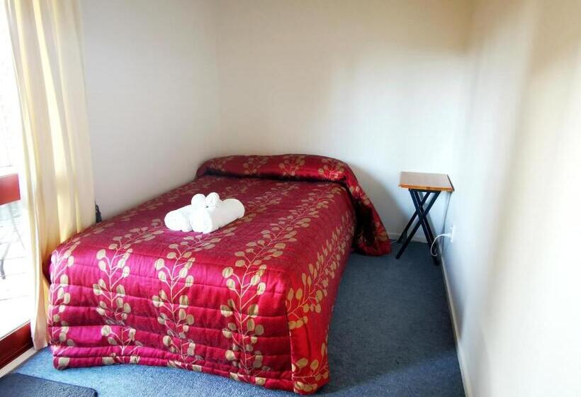 침실 3개 아파트, Les Troupes Apartments