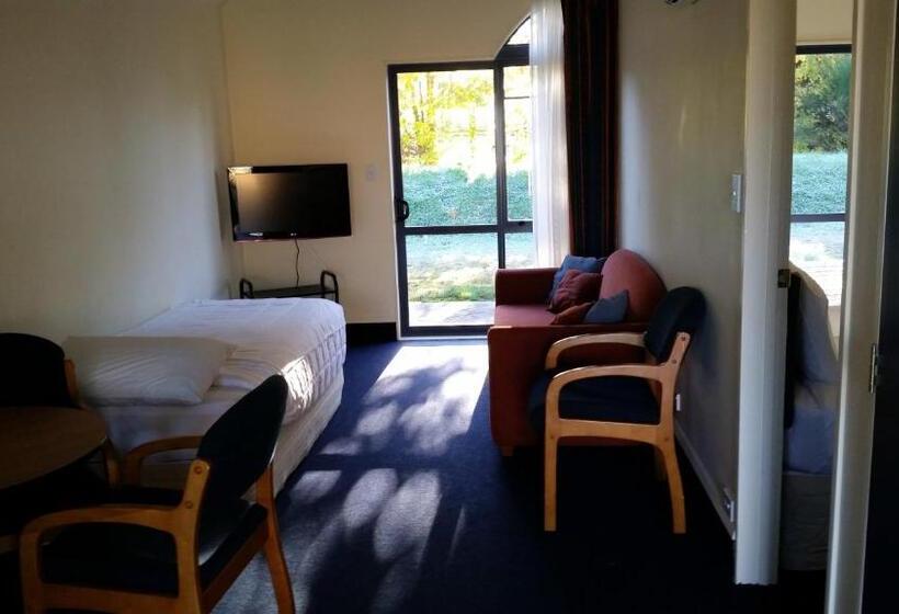 דירת חדר בקומת קרקע, The Peaks Motor Inn