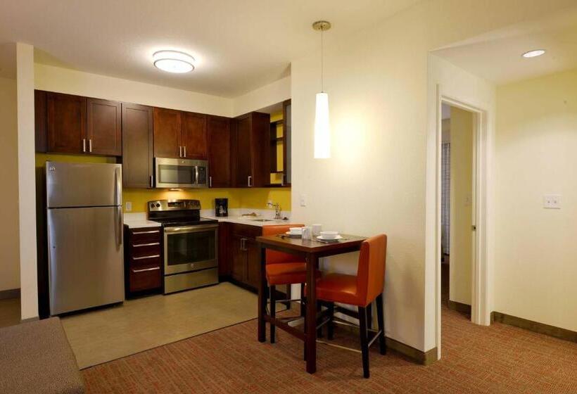 스위트 킹사이즈 침대, Residence Inn By Marriott Omaha Aksarben Village