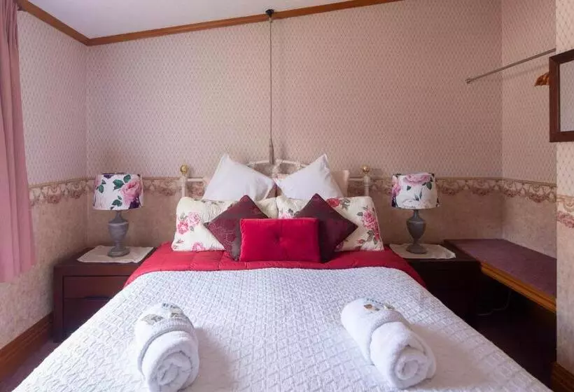 Talo 2 Makuuhuonetta, Settlers Cottage Motel