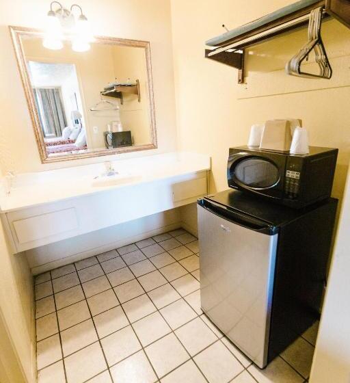 חדר סטנדרט שתי מיטות זוגיות, Summer Breeze Motel