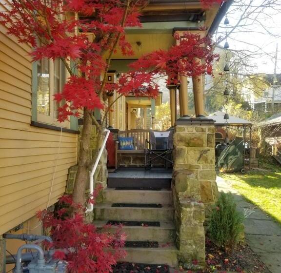 스탠다드 룸, The Queen, A Victorian Bed & Breakfast