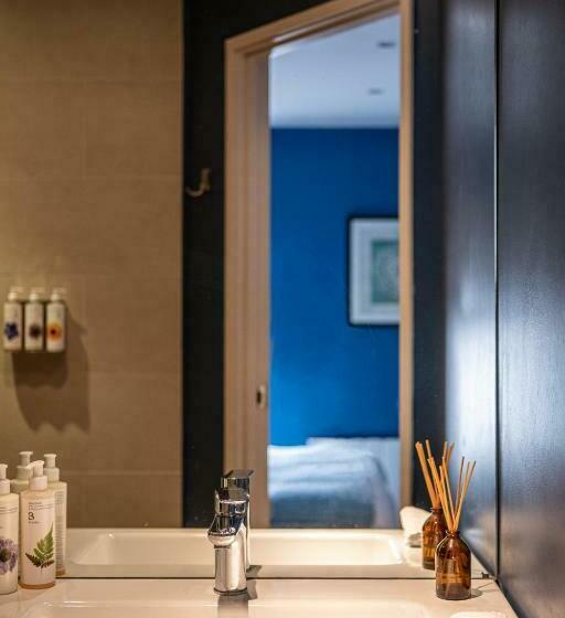 스탠다드 룸 킹사이즈 침대, The George At Backwell
