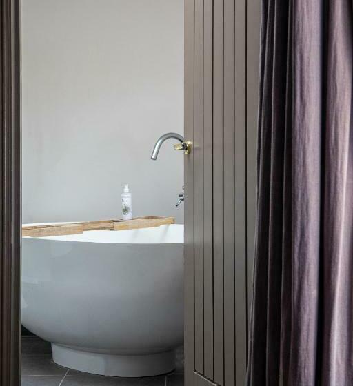 스탠다드 룸 킹사이즈 침대, The George At Backwell