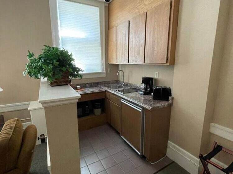 标准工作室, Powell Place