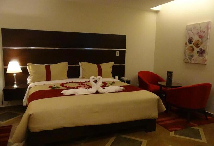 سوییت, Verona Hotel & Baños Turcos