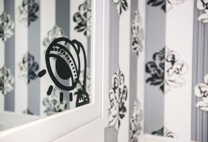 スタンダードルーム, Jamsil Funny