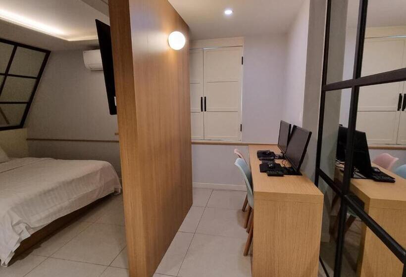 スタンダードルーム, Jamsil Funny