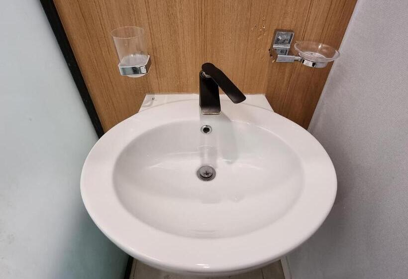 スタンダードルーム, Jamsil Funny