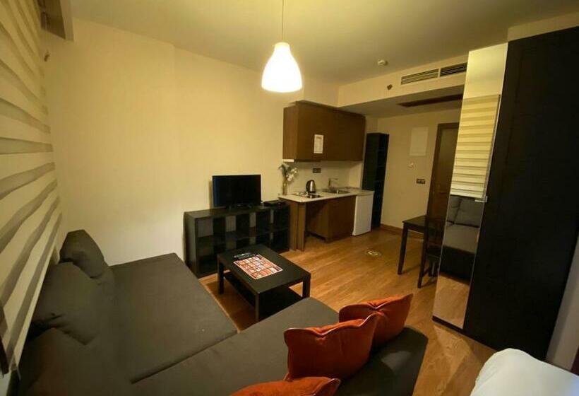 スタンダードスタジオ, Eli̇t Sui̇t