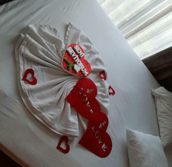 スタンダードスタジオ, Eli̇t Sui̇t