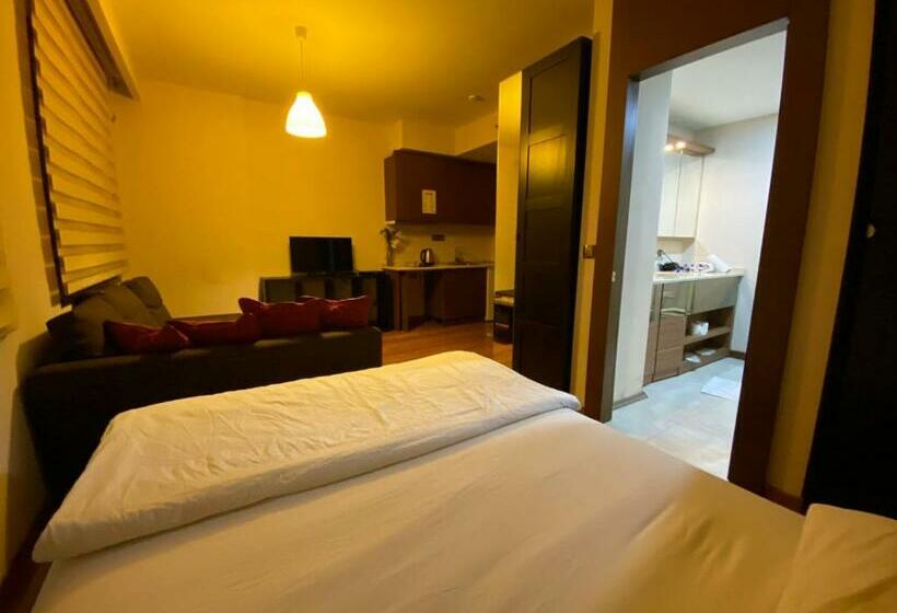 スタンダードスタジオ, Eli̇t Sui̇t