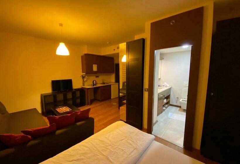 スタンダードスタジオ, Eli̇t Sui̇t