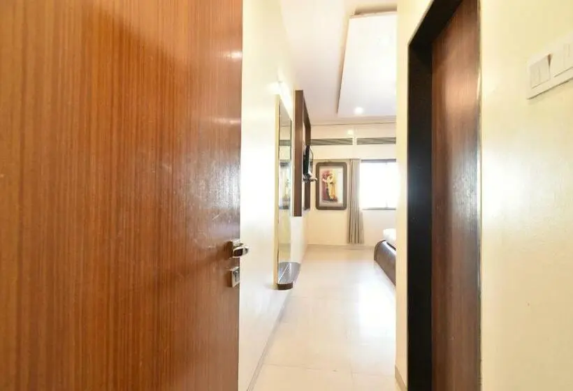 Habitació Deluxe, Sai Sparsh 150 Meters From Saibaba Temple