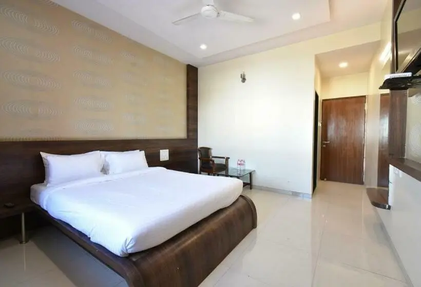 Habitació Deluxe, Sai Sparsh 150 Meters From Saibaba Temple