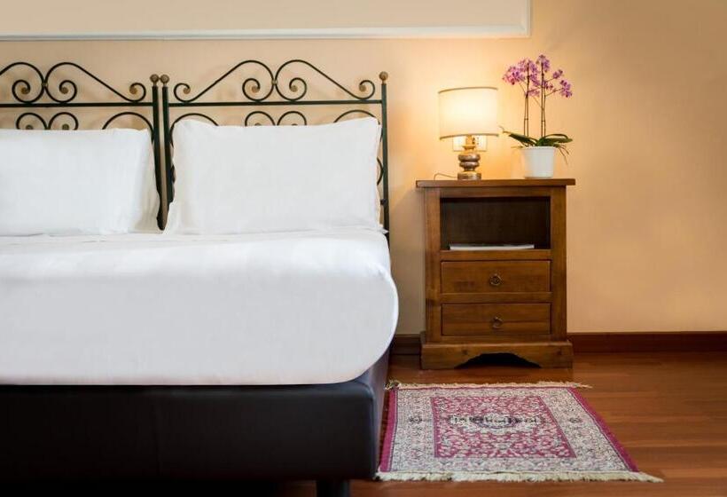 デラックスルーム, Certosa Di Pontignano Residenza D'epoca