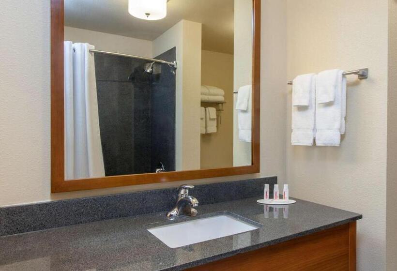 Стандартный Номер Кровать Кинг, Baymont By Wyndham Grand Forks