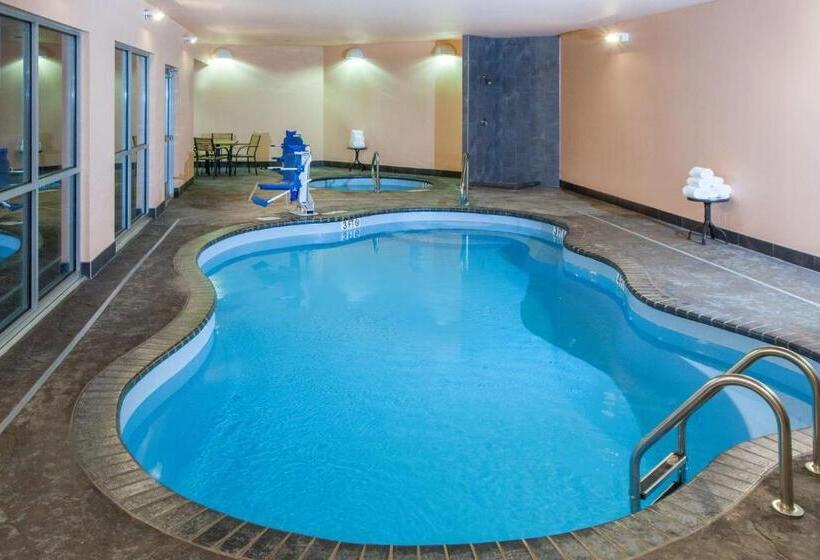 חדר סטנדרט עם מיטת קינג, Baymont By Wyndham Grand Forks