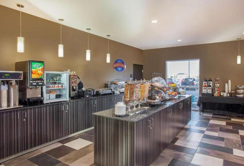 חדר סטנדרט עם מיטת קינג, Baymont By Wyndham Grand Forks