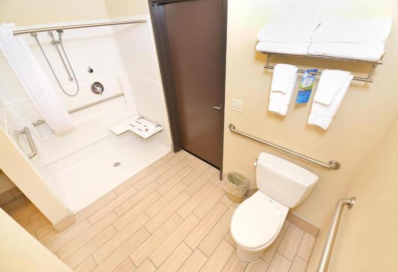 חדר סטנדרט מותאם לאדם עם מוגבלויות, Baymont By Wyndham Grand Forks