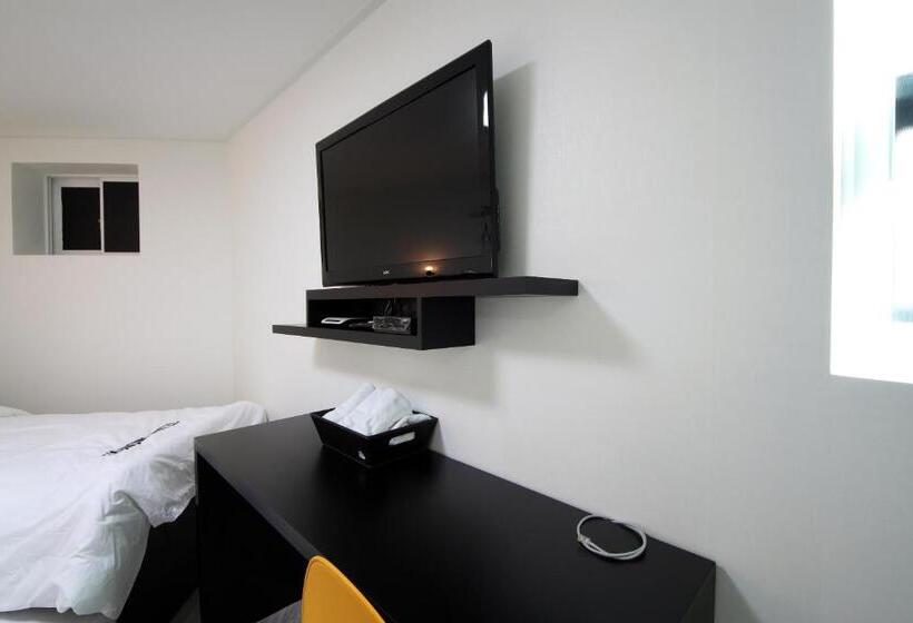 디럭스 트리플 룸, Ekonomy Hotel Incheon