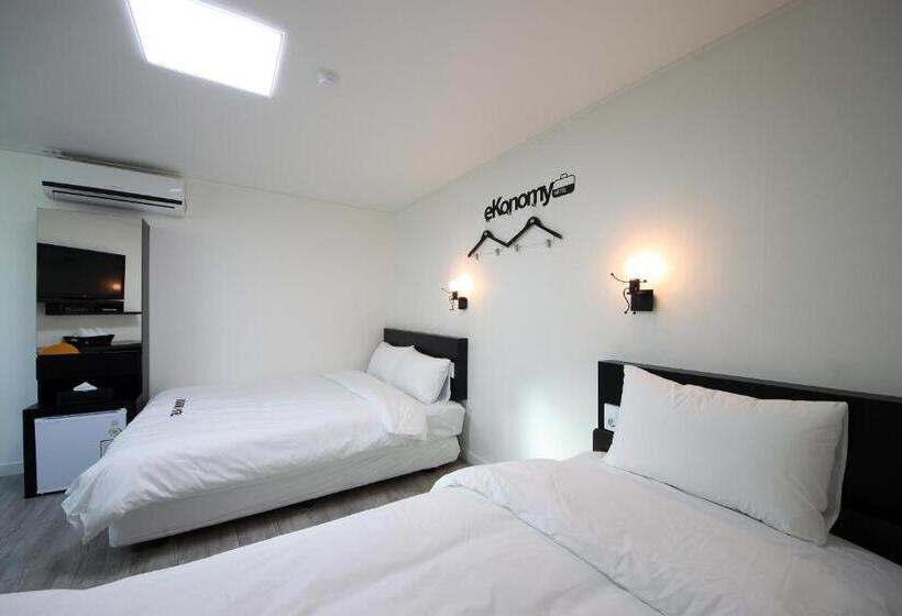 디럭스 트리플 룸, Ekonomy Hotel Incheon