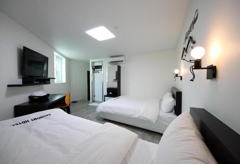 غرفة ديلوكس ثلاثية, Ekonomy Hotel Incheon