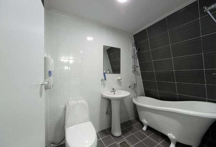 패밀리 룸, Ekonomy Hotel Incheon