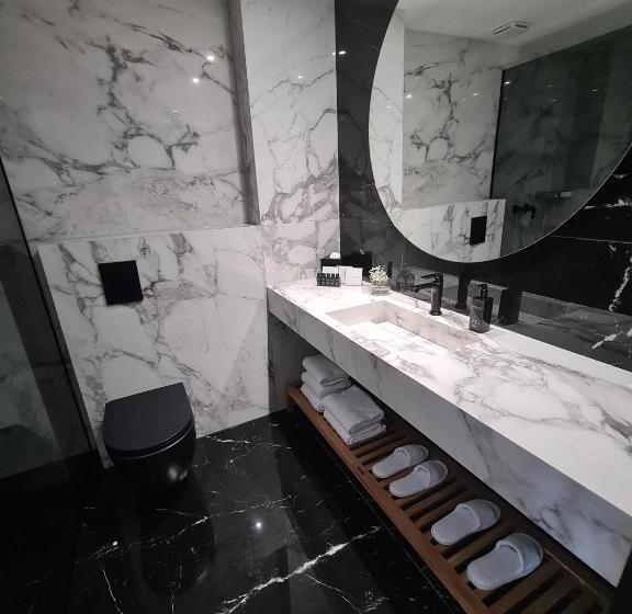 اتاق پرمیوم با چشم‌انداز دریا, Grand Hotel Adriatic